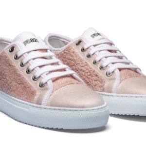 PS821 Lor Taffy Vegan Shoes in size 7